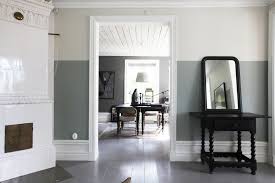 Are Two Tone Walls Making A Comeback Here Are 20 Examples Living Room Wall Color Trendy Living Rooms Two Tone Walls