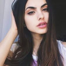 Hannah Dibble's Instagram, Twitter & Facebook