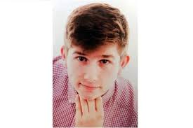 Friend to remember '˜truly wonderful' Adam Elliott with charity skydive