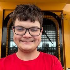 Alex Perdue's Instagram, Twitter & Facebook