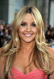 Amanda Bynes Photos Photos Premiere Of Paramount S Star Trek Arrivals Amanda Bynes Amanda Byrne Dark Blonde Hair