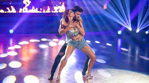 Dieses mal wagten sich luca hänni und seine partnerin zuerst auf. Christina Und Luca Hanni Rocken Heisse Let S Dance Rumba Promiflash De