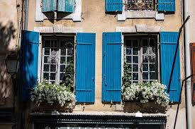 Chaque projet s'imagine,se conçoit et se construit avec passion et expérience en totale intégration dans le paysage. Saint Remy De Provence Window Neighbors Downtown Cozy Home Colorful Architecture Historic Center Building Pxfuel
