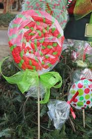 The wilton candy decorations are suitable for using on fun characters that you have made out of various sweet treats. Make Big Candy Decorations Miss Kopy Kat