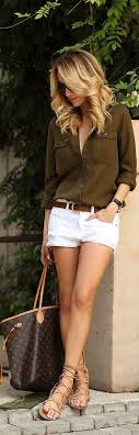 But if your couch features an extreme shade of a color (for example, an extremely dark brown or an extremely light brown), pairing with it a brown rug on the other end of the extreme (for example, pairing an extremely dark brown couch with an extremely light brown rug) will add subtle depth while maintaining warm harmony. Colors That Go With Dark Brown Clothes Outfit Ideas 2021