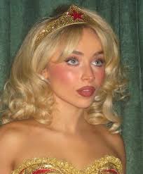 Miranda Maynard (mkthegeek)