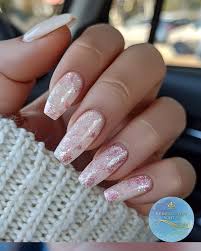 Delicate, dreamy, and full of sparkle! This soft pink French glitter design  is the perfect blend of elegance and fun ideal for any season, but  especially sweet for those cozy moments. 💅🏻✨
