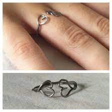 Twisted Silver Heart Ring A Ring Made Using Pliers A Wire Cutter And 2 Paper Clips Difficulty Medium Silver Heart Ring Heart Ring Rings