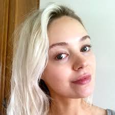 The Daily Skincare Routine For Acne That Keeps Skin Clear Who What Wear
