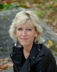 Последние твиты от alf robertson (@alf_robertson). Monica Robertson Pa Musik Kafe