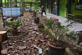Maybe you would like to learn more about one of these? Dampak Gempa Malang Rumah Sekolah Tempat Ibadah Rusak