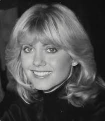 Olivia Newton John was for her peers in art and especially in music a  symbol of kindness, respect and simplicity... her great human qualities are  an example for all... that is why