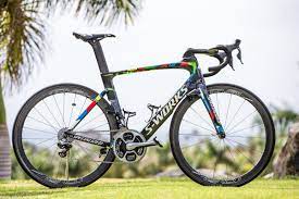 Tinkoff Nos Muestra La Nueva Bici De Peter Sagan Specialized Road Bikes Bike Swag Road Bike