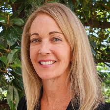 Jane Dwyer's Instagram, Twitter & Facebook