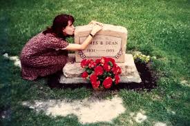 Стал популярен благодаря фильмам «к востоку от рая», «бунтарь без причины» и «гигант». Dancing With The Ghost Of James Dean