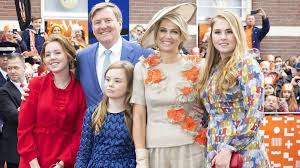 Prinzessin amalia ist am 7. Kronprinzessin Amalia Sticht Am Niederlandischen Konigstag Heraus Und Stiehlt Willem Alexander Die Show