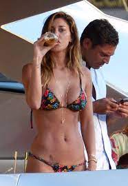 Germán chiaraviglio (salto con garrocha), belén casetta (3000 mts con obstáculos), joaquín arbe, eulalio muñoz y marcela. Belen Rodriguez La Argentina De Moda Presume De Cuerpazo En Ibiza