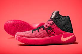 Find the perfect kyrie irving 2015 stock photos and editorial news pictures from getty images. Kyrie Irving Returns To Court In Signature Nike Shoes Footwear News