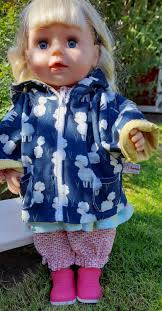 Mila Goes to the Heath