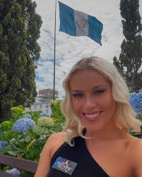 Lauren Seale's Instagram, Twitter & Facebook