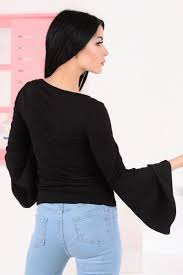 Bluz Kollari Cift Volan Siyah Bluz Spor Modelleri Kisa Kapali Moda Giyim Kaliplari Klasik Genc Gunluk Salas Modavigo Aksesu Siyah Bluz Moda Bluz