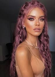 Ashley Ehlers's Instagram, Twitter & Facebook