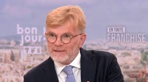 Fesneau Dénonce: Postures Politiques Menacent l'Avenir de la France! - Imagen principal del artículo