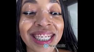 Novinha deixou gozar no rosto - XNXX.COM
