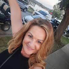 How to update an entryway with a mix of modern and traditional style?