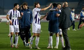 Με τα αστεράκια αξιολογούμε το πόσο δυνατό είναι το προγνωστικό. Zqy4vpikgnj1zm