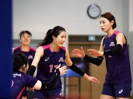 남편 때문에 스파이 혐의를 받고 이란에서 2년 넘게 감옥에 수감됐던 영국계 호주인 학자가 귀국 후 남편을 상대로 이혼 소송을 냈다.7일(현지시간. ì—¬ìžë°°êµ¬ì„ ìˆ˜ ì´ë‹¤ì˜ ìžì‚´