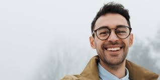 Julia Gum's Instagram, Twitter & Facebook