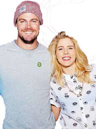 Emily bett rickards (born july 24, 1991) is a canadian actress. Stephen Amell And Emily Bett Rickards Png 2 By Littlegabby On Deviantart