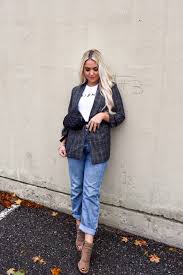 Alternatively, wear it with a slightly slouchy pair of pants and a cute pair of oxford shoes, and the effect is casually stylish! 21 Perfect Blazers And How To Style Them Blazer Fashion Trend