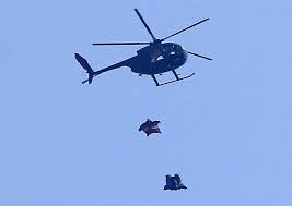 Skydiver Becomes First To Land Without Chute Skydiving Parachute Henley On Thames