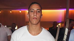 Farid bang (farid el abdellaoui) thanos كلمات أغنية: Farid Bang Wird Nicht Ins Flugzeug Gelassen Und Wutet Im Netz Stern De