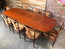 Extendable tables are perfect for small apartments and dining rooms where space is limited. Eu Vintage Specialise In Retro Vintage 1960s Furniture Teak Retro Sideboard Teakhouten Retro Dressoir Wij Zijn Eu Vintage Gespecialiseerd In Retro Jaren 60 Meubelen Retro 1960s Meubelen Jaren 60 Meubelen Charlotte Perriand Eamus