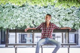 J'ai découvert mon goût pour le candaulisme ce fameux jour du 14 juin où sophie et moi nous rendions au centre commercial en métro. Julio Massage Naturiste Mon Gay Massage