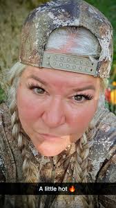 How to keep English Cream dog's coat white?