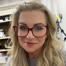 Monica Marlow's Instagram, Twitter & Facebook