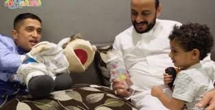 Kami kabarkan, saat ini beliau masih dalam perawatan intensif di salah satu rumah sakit di jakarta. Mahir Berbahasa Arab 3 Potret Tampan Putra Syekh Ali Jaber