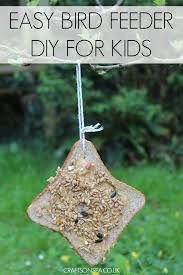 Bird Feeder Crafts For Kids This Simple Bird Feeder For Kids To Make Is Perfect For All Ages Including Preschooler As It Require Bird Feeders For Kids To Make Bird Feeders Diy Bird Feeder