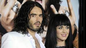 Veja mais detalhes do figurino no link! Trotz Scheidung Russell Brand Redet Nur Gut Uber Katy Perry Promiflash De