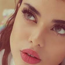 Alyson Holmes's Instagram, Twitter & Facebook