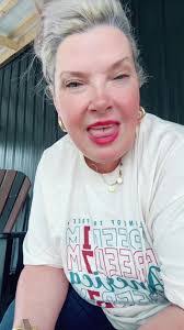 Tara Veach's Instagram, Twitter & Facebook