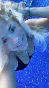 Holly willoughby dishes about her £200k pay raise, her return to this morning and new book. Holly Willoughby Stuns In Plunging Black Swimwear For Artsy Underwater Pic Mirror Online