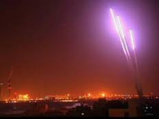 מיירטי קלע דוד שוגרו לעבר רקטות שנורו במסגרת הלחימה הפנימית בסוריה. ×¨×§×˜×•×ª Mako