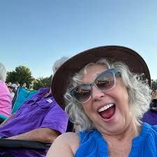 Who can recommend a photographer for family beach photos in Huntington  between 7/14-7/17?