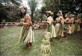A teacher in sekolah kebangsaan runchang in pahang has taken up the challenge of teaching english to orang asli children and proved that great things can be achieved when you combine strong passion and dedication. Beauty Will Save The World