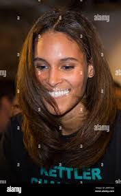 Cindy Waite's Instagram, Twitter & Facebook